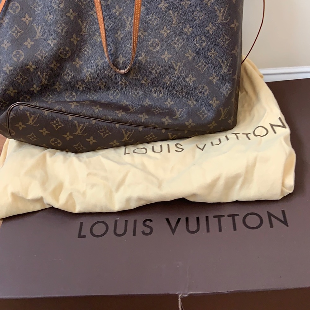 Authentic Louis Vuitton ladies bag